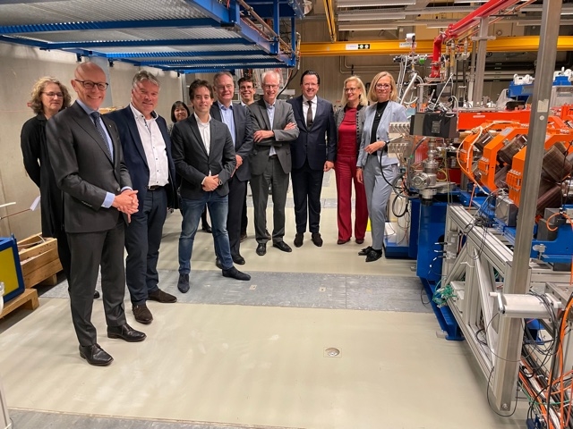Supermagneet in âAmsterdam Hillsâ, bezoek Radboud Universiteit